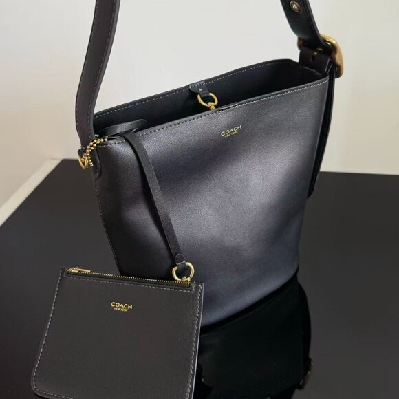 Coach bucket bag, size 21*21.5*12 cm - Picture 4 of 9